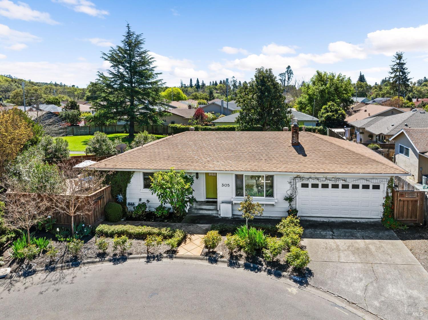 305 Cypress Cir