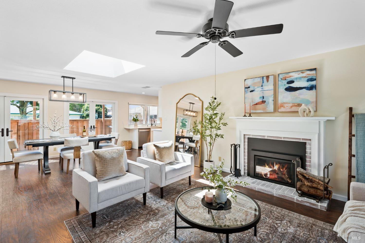 305 Cypress Cir
