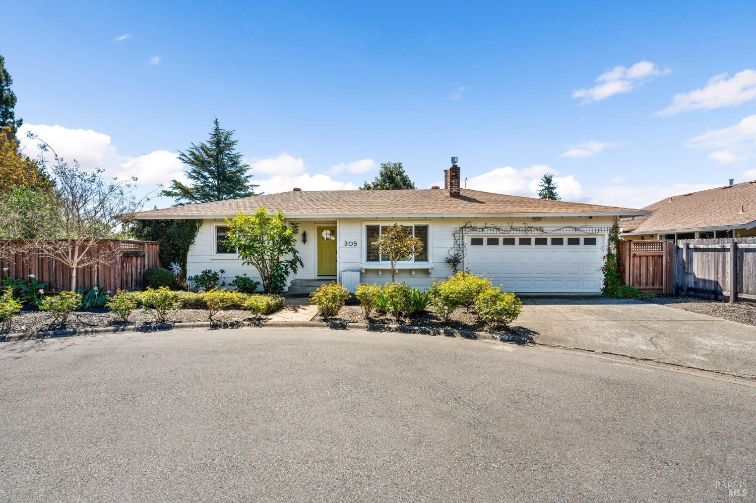 305 Cypress Cir