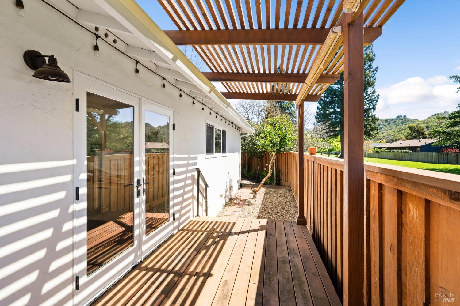 305 Cypress Cir