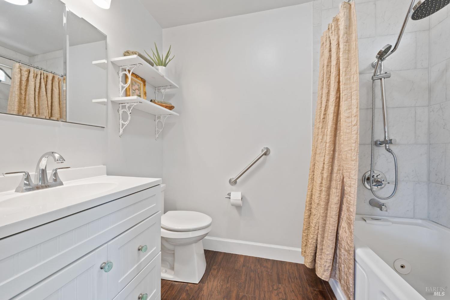 305 Cypress Cir