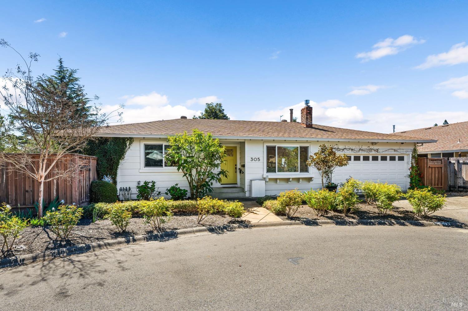 305 Cypress Cir