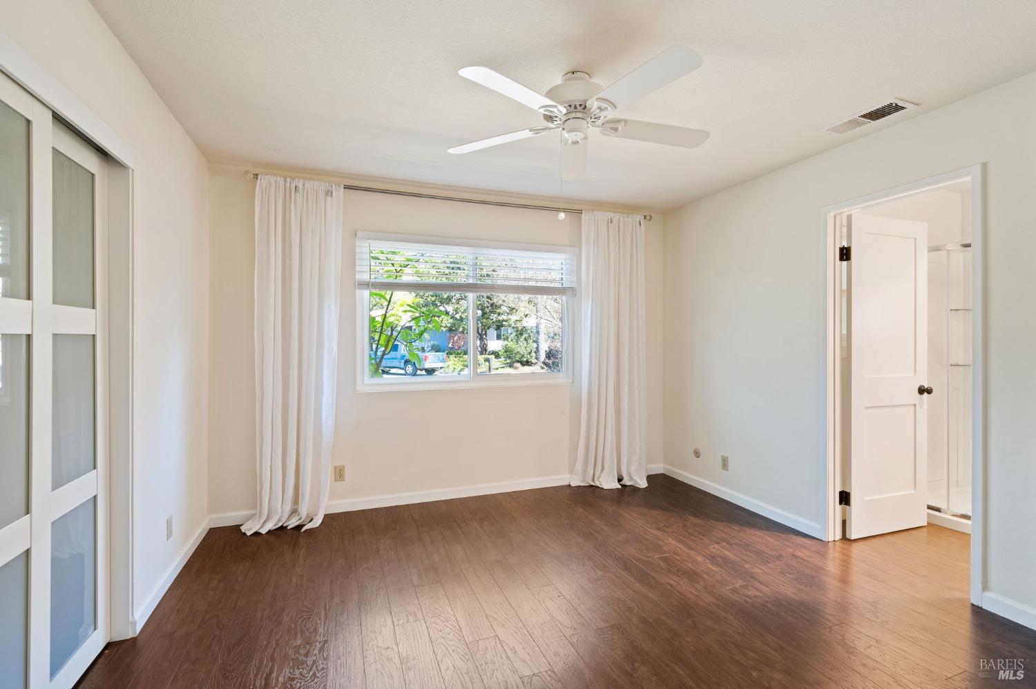 305 Cypress Cir