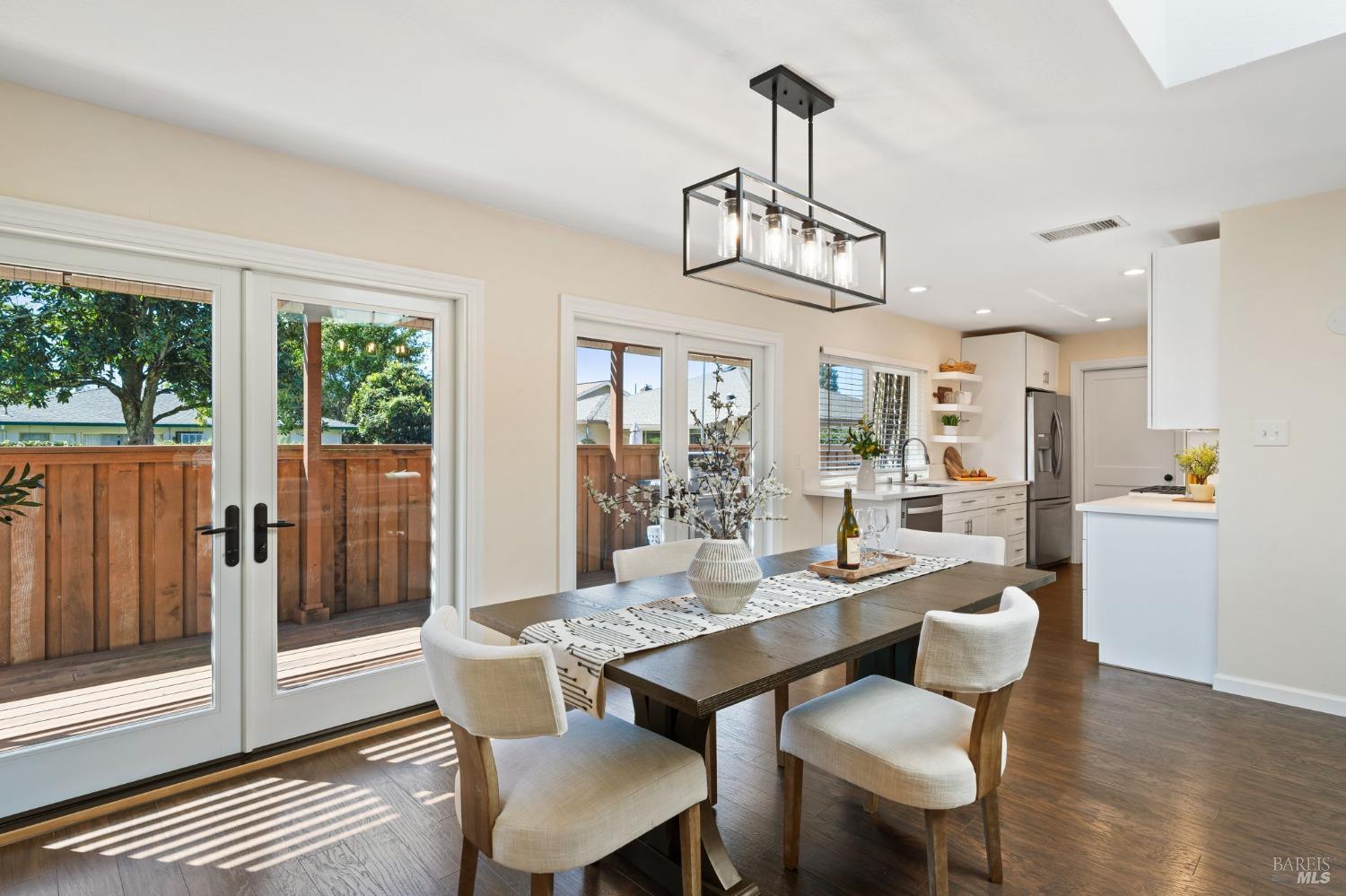 305 Cypress Cir
