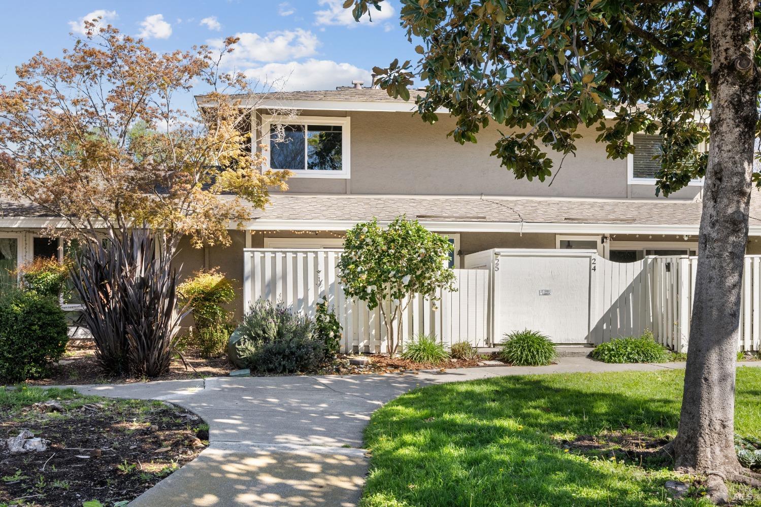 25 Belvedere Ct