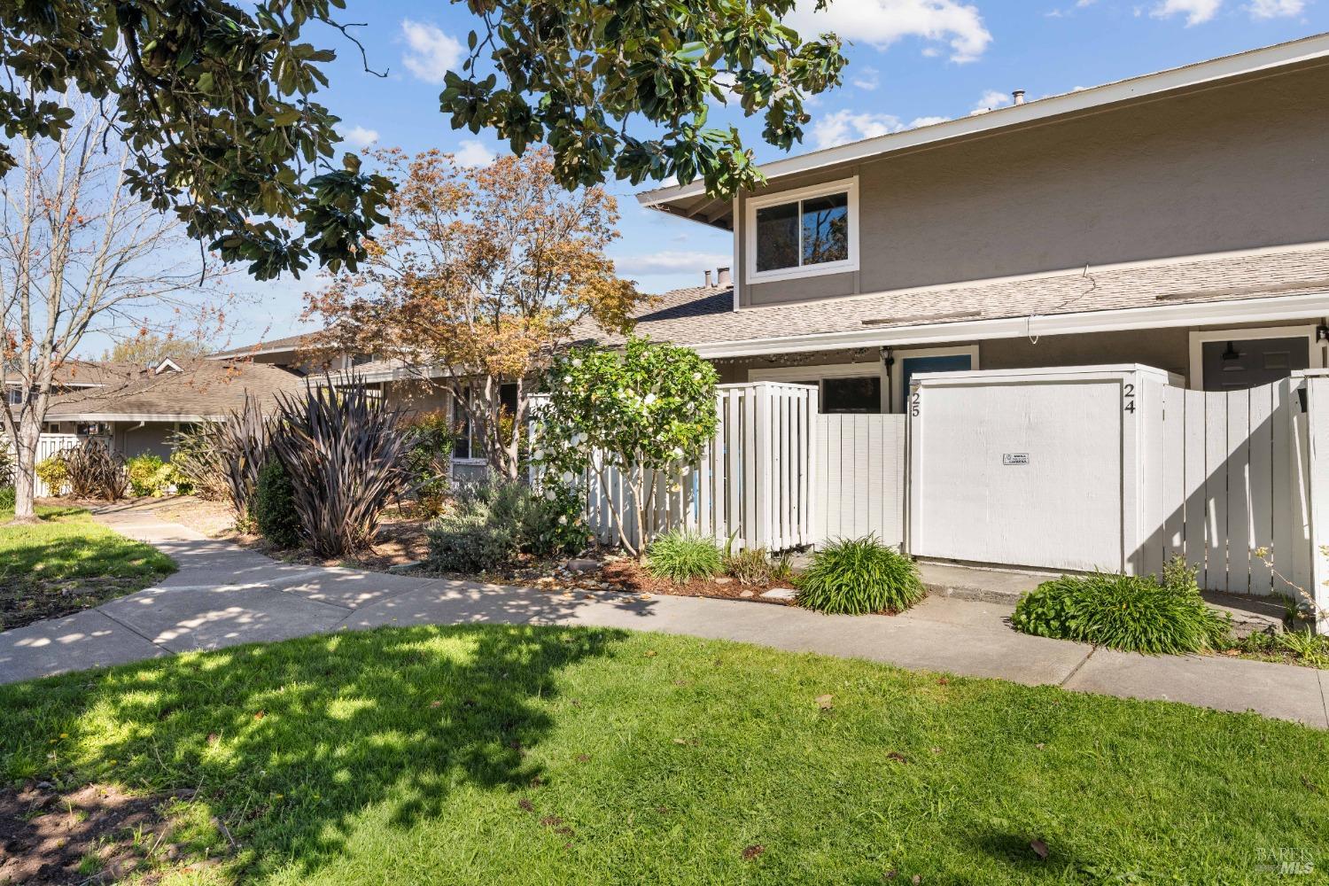 25 Belvedere Ct