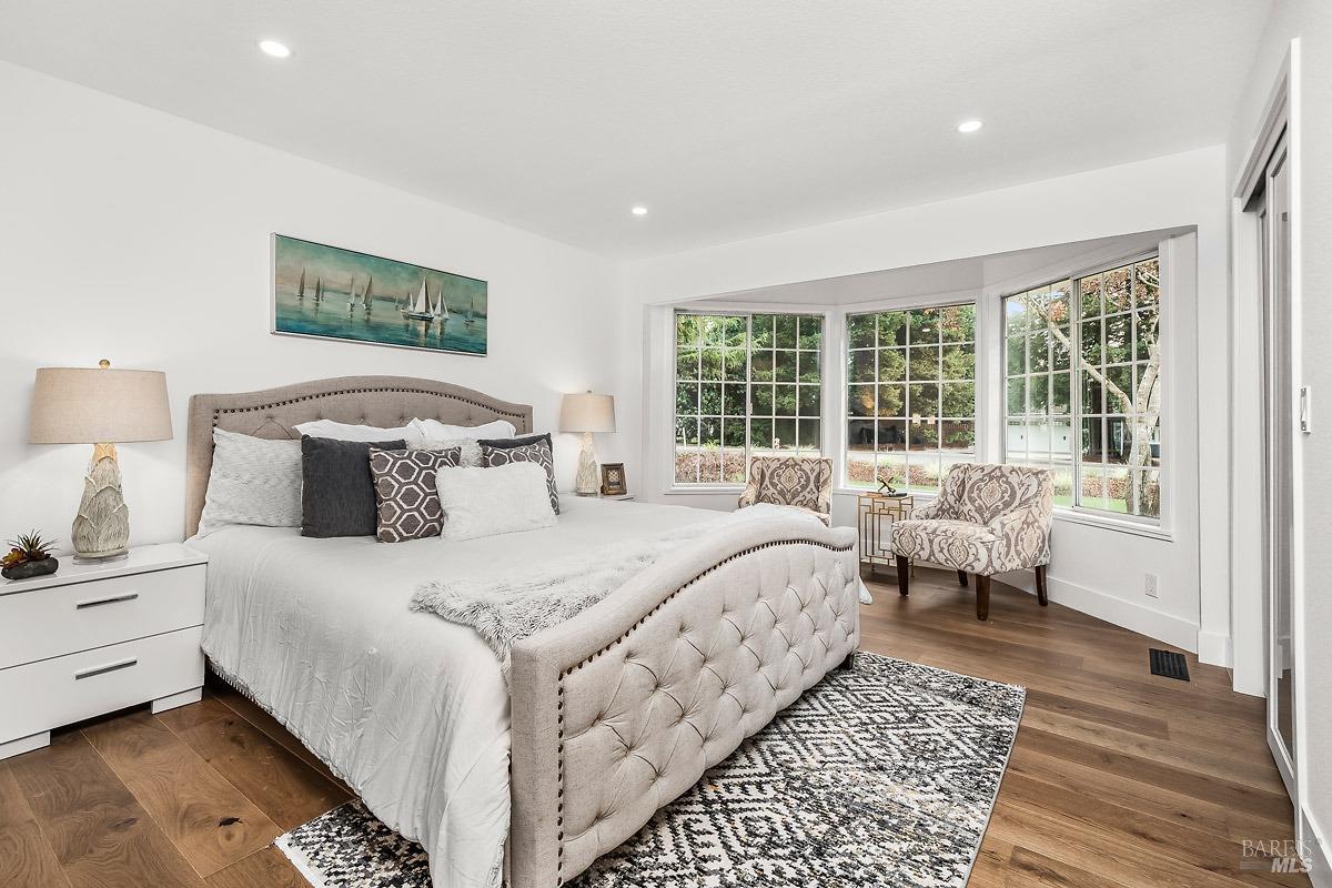 1941 Weiss Ln