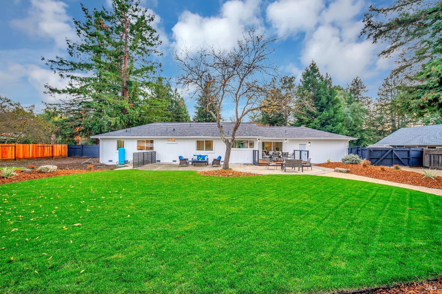 1941 Weiss Ln