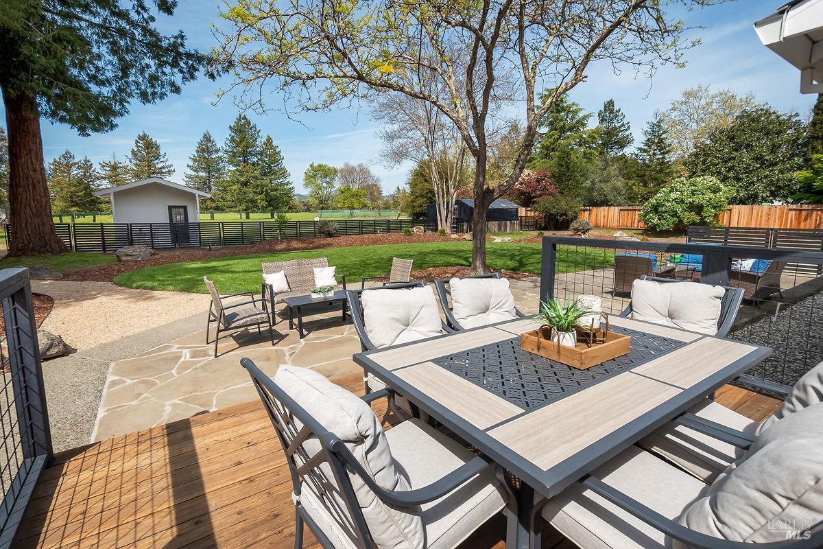 1941 Weiss Ln
