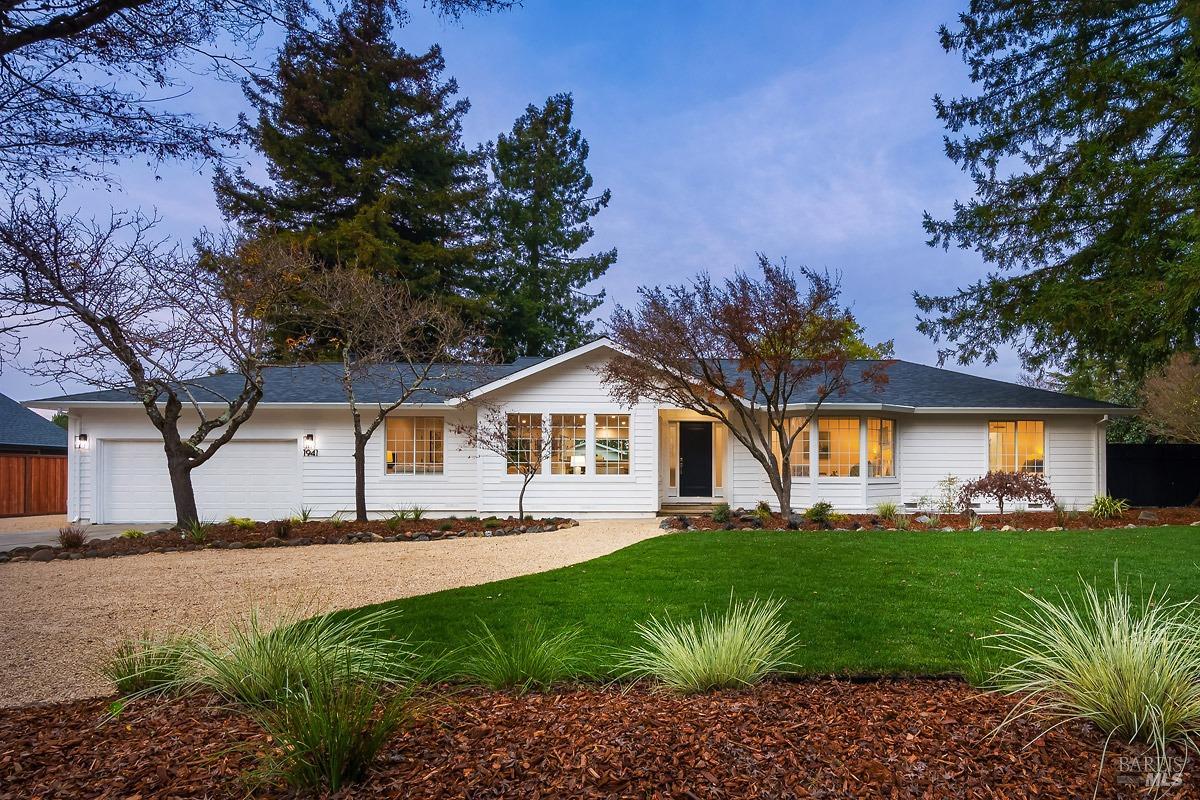 1941 Weiss Ln
