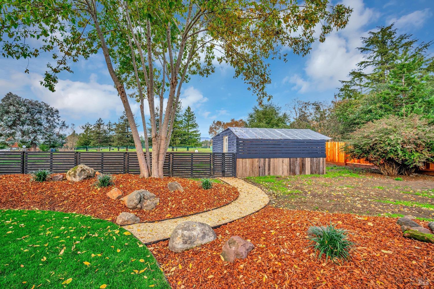 1941 Weiss Ln