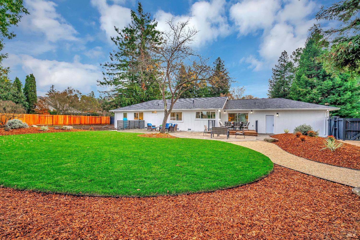 1941 Weiss Ln