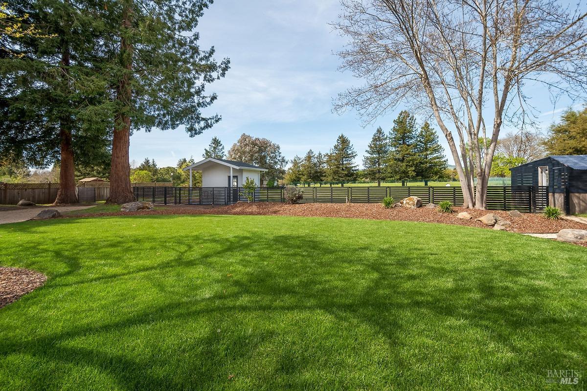 1941 Weiss Ln