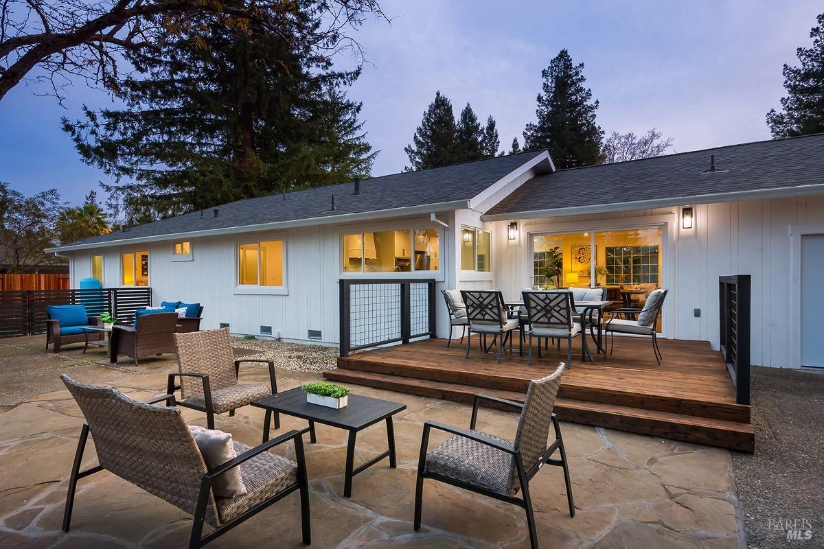 1941 Weiss Ln