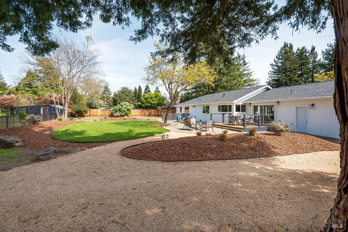 1941 Weiss Ln