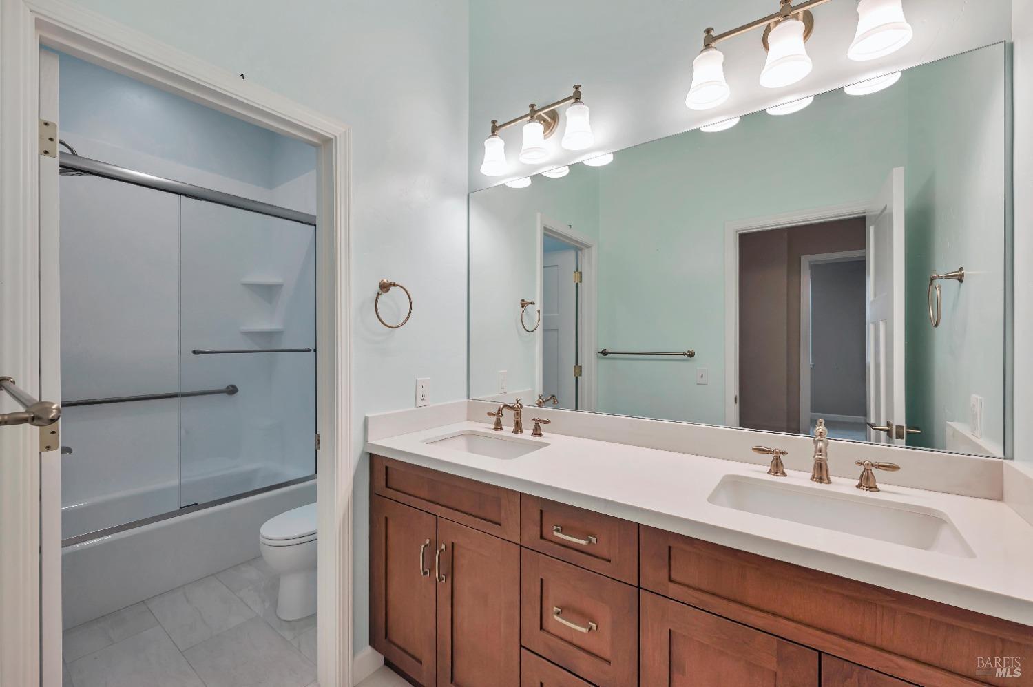 215 Darbster Pl