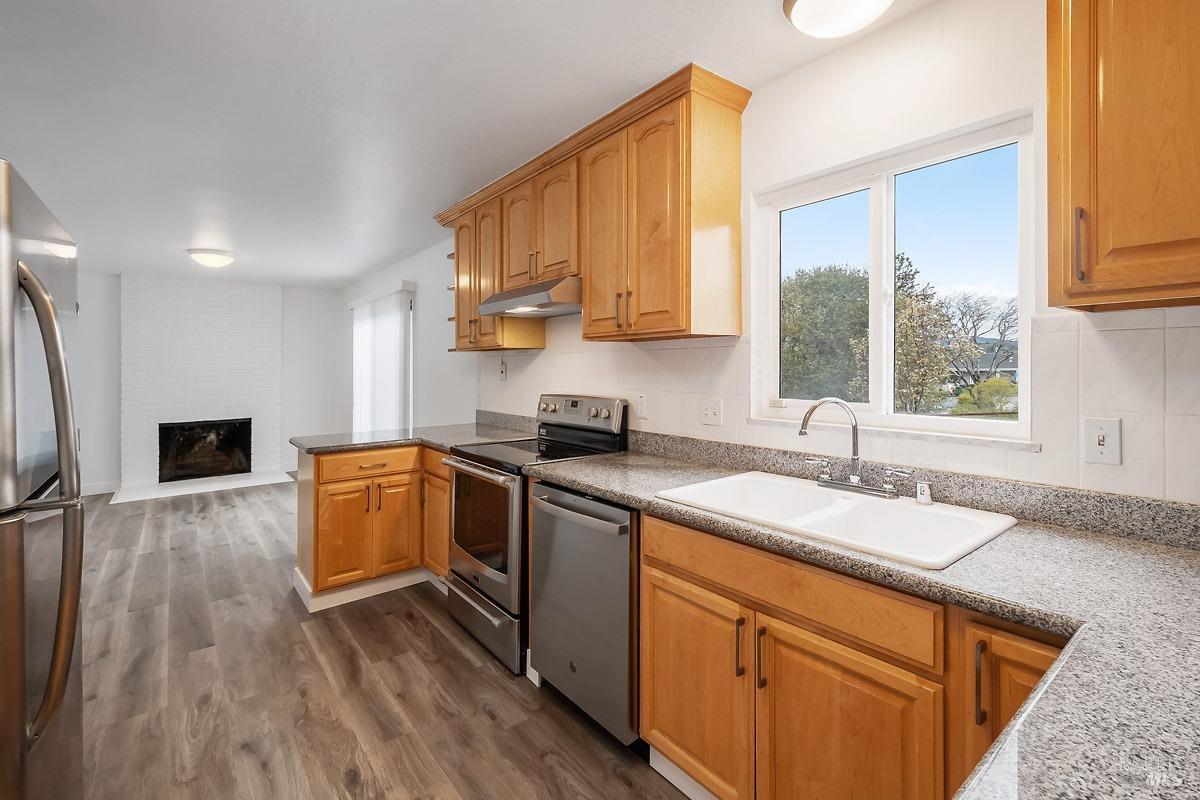 21 Windward Dr
