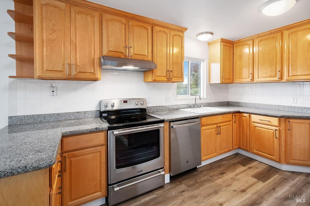 21 Windward Dr