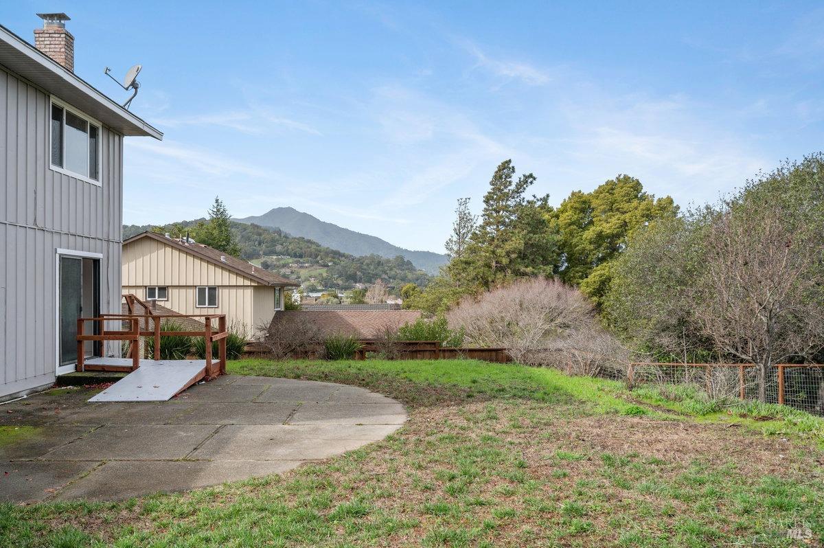 21 Windward Dr