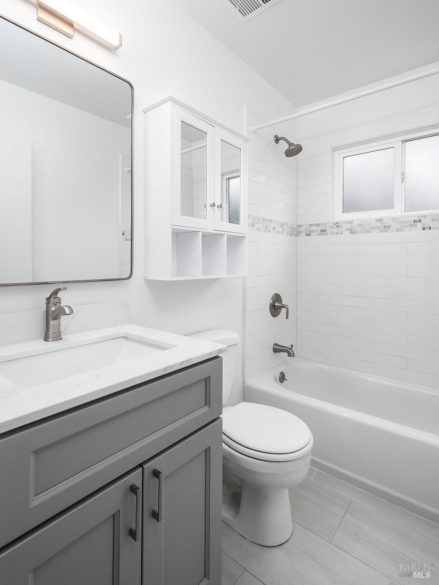 21 Windward Dr