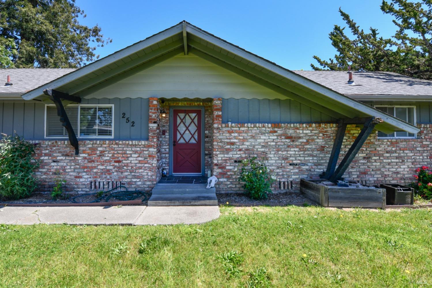 252 Brittain Ln