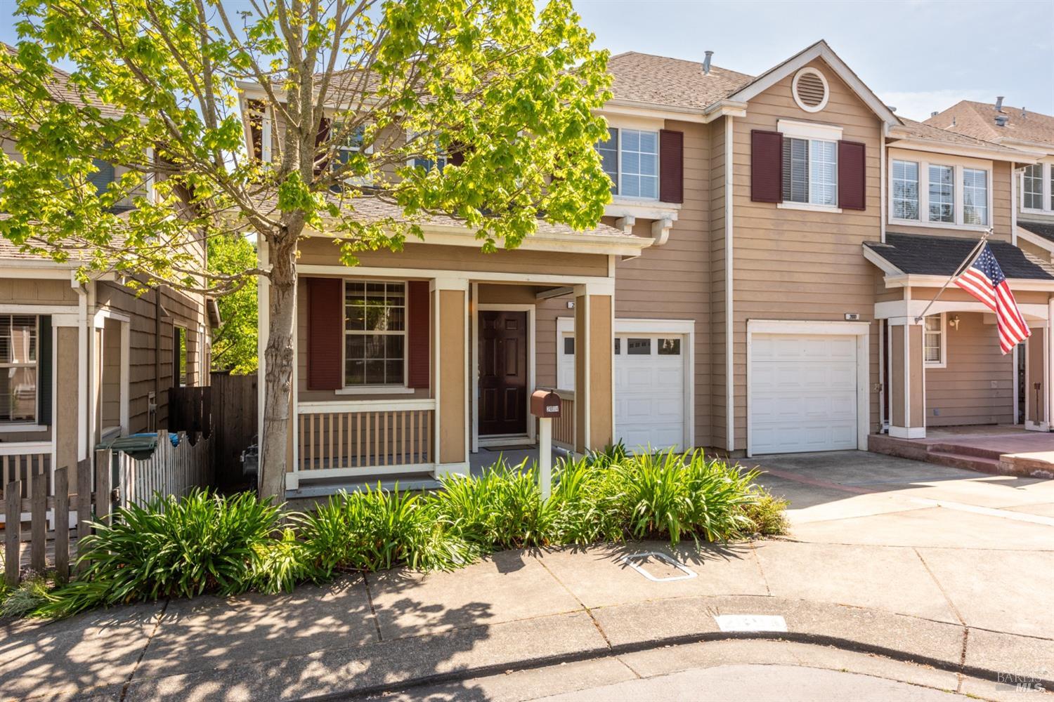2004 Easton Dr