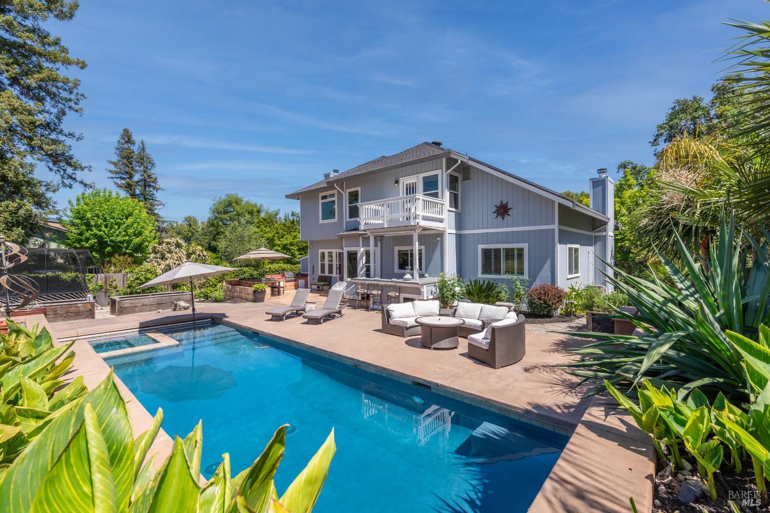 2956 Woodcrest Ct