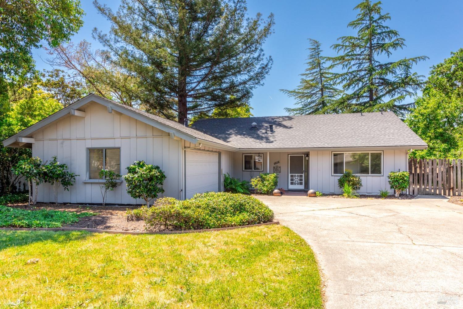 6616 Fairfield Dr