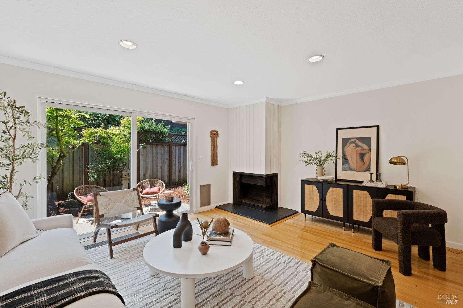 19 Pixley Ave #22