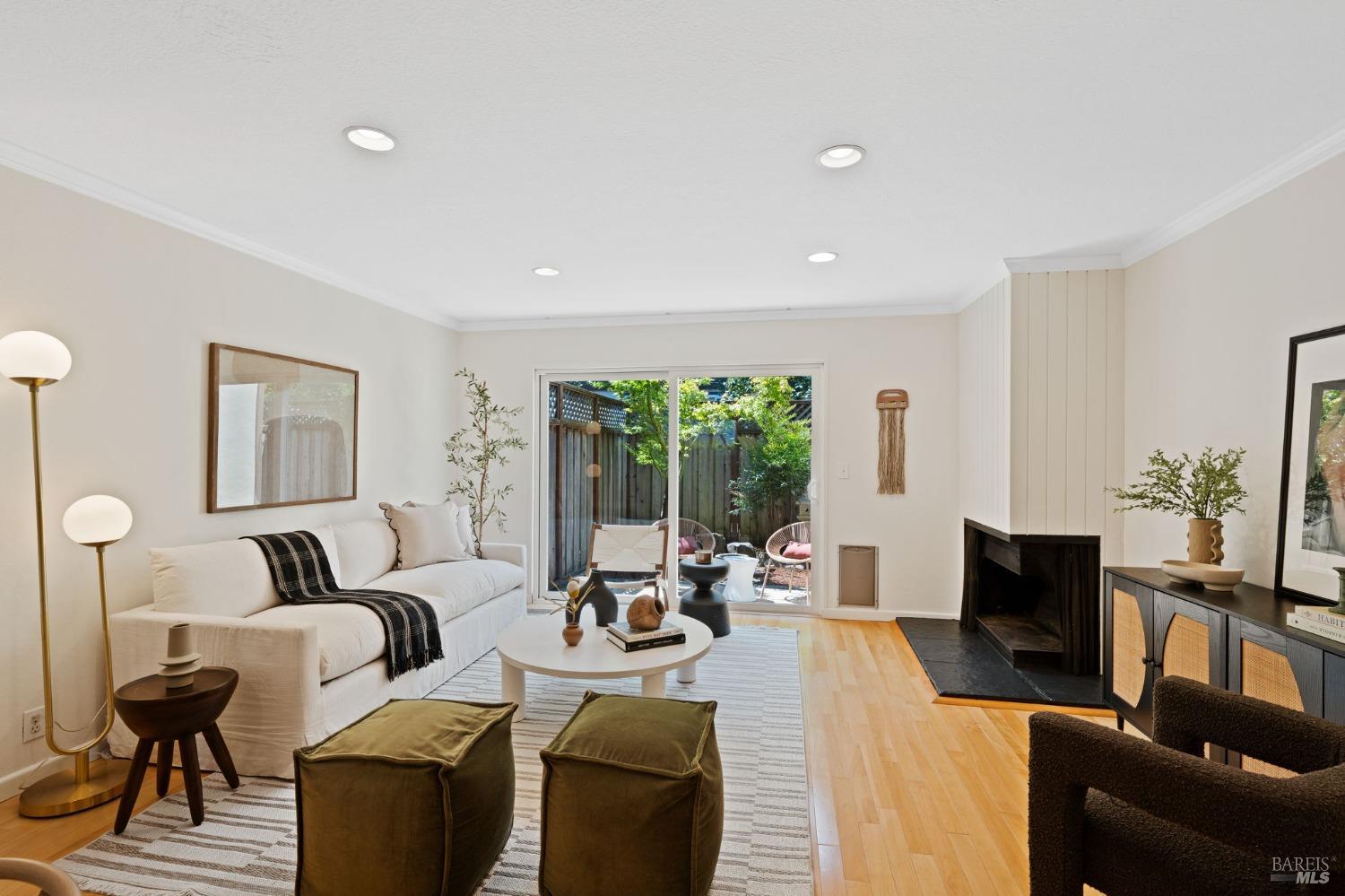 19 Pixley Ave #22