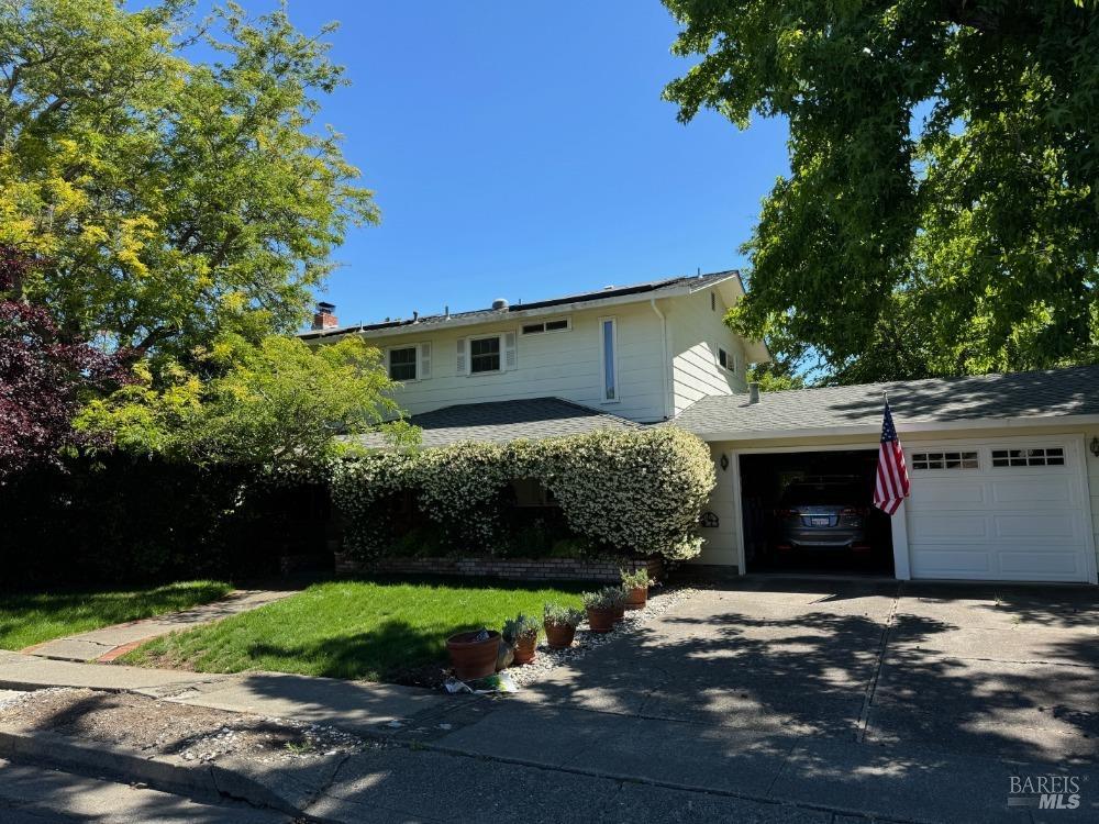 4015 Shadowhill Dr