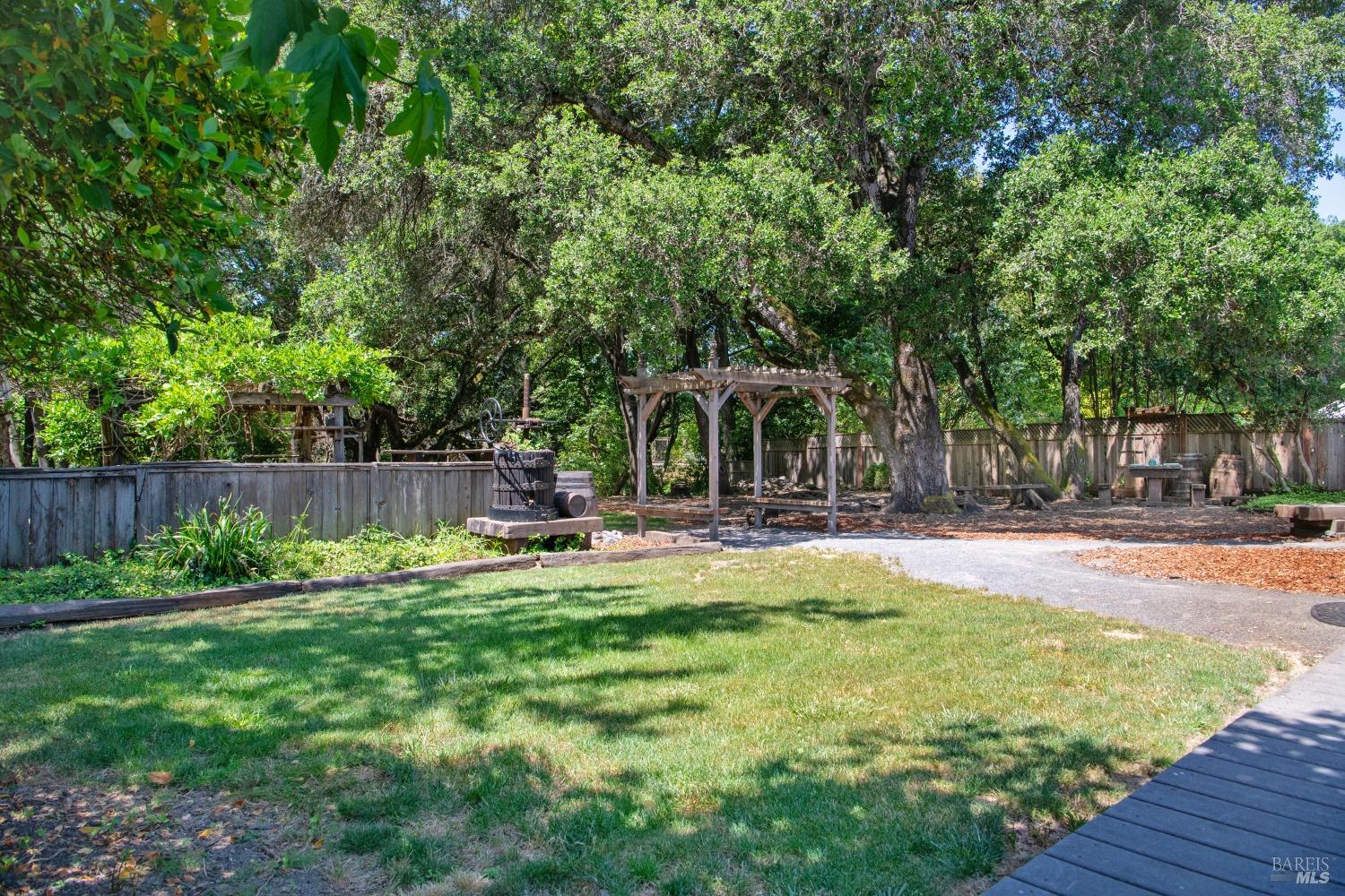 2513 Creekside Rd