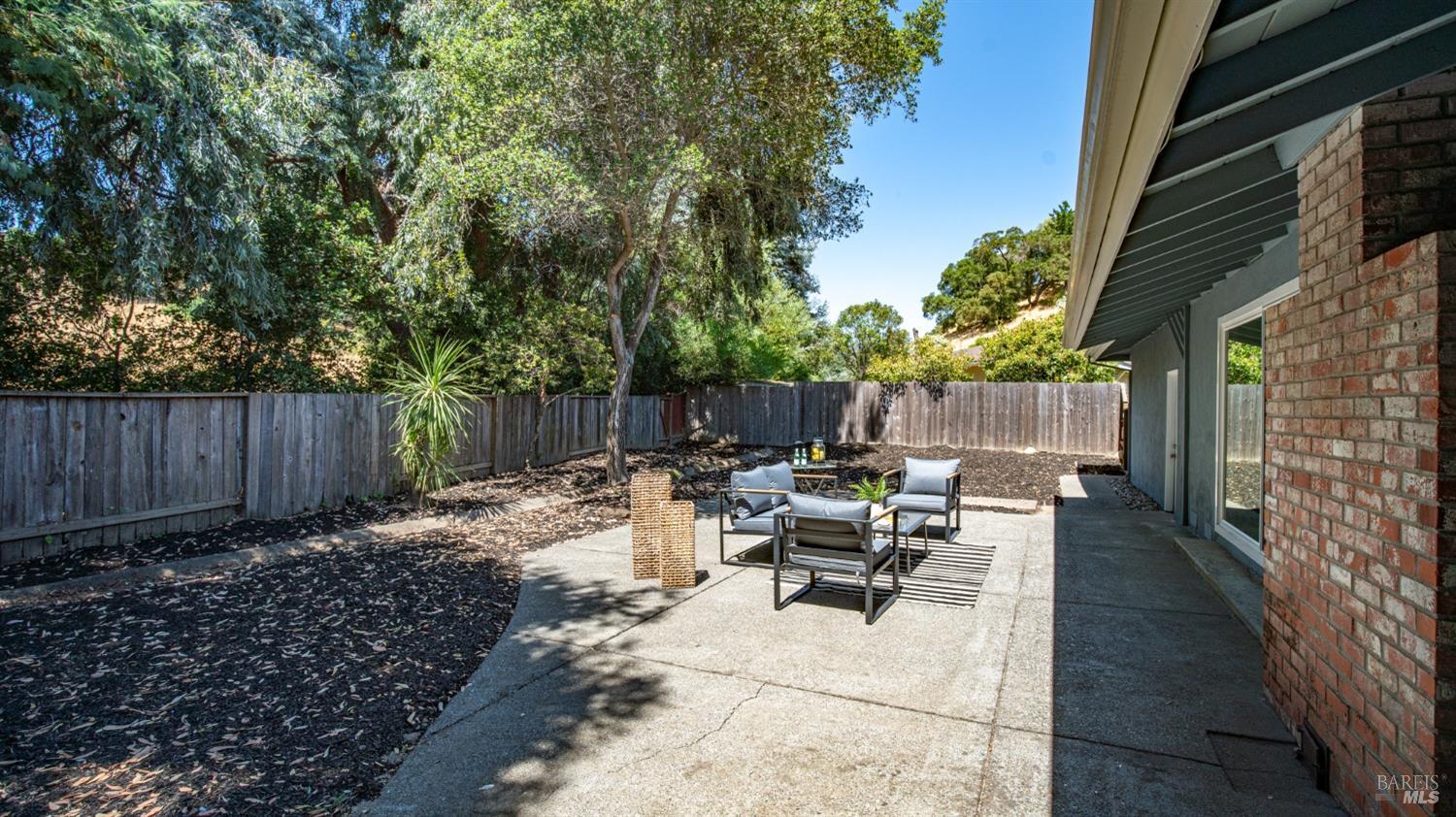 307 Ellen Ct