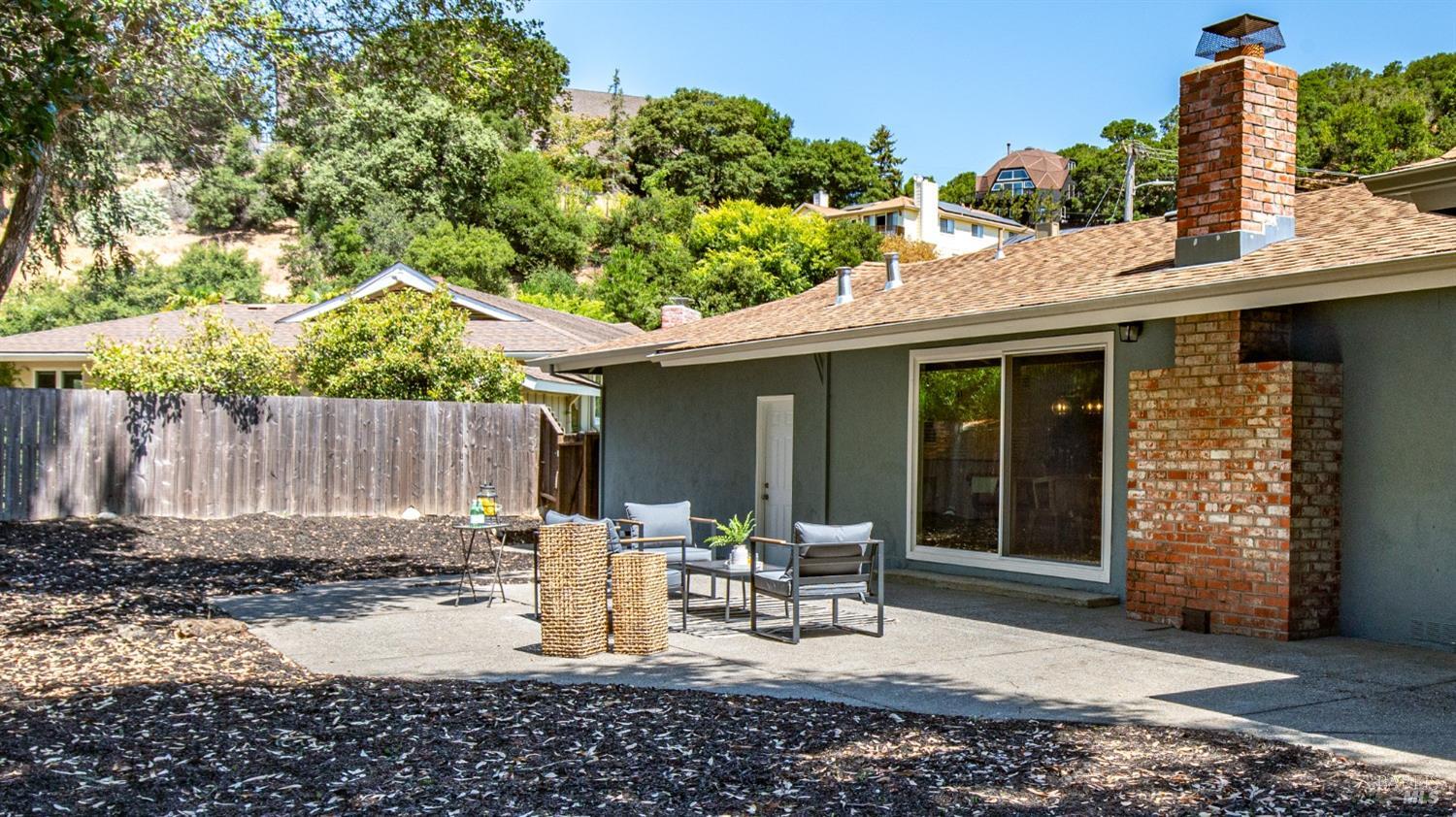 307 Ellen Ct