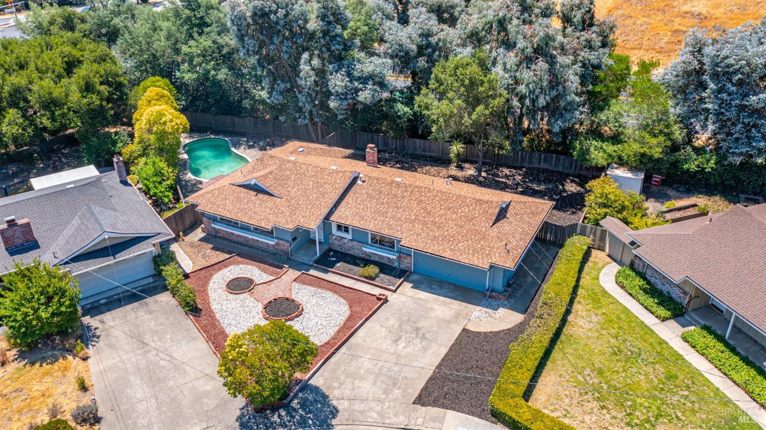 307 Ellen Ct