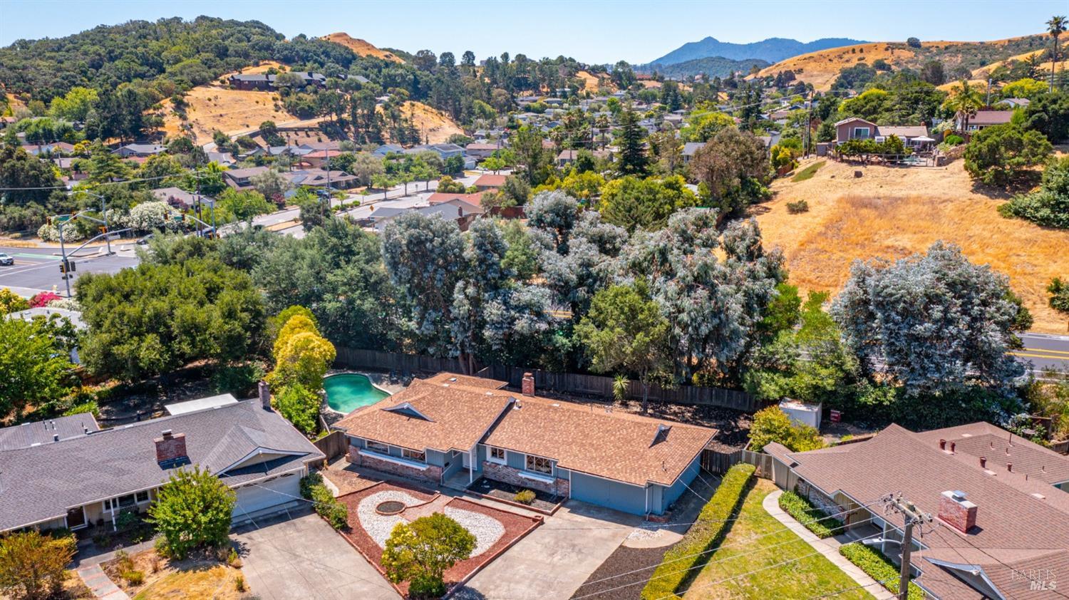 307 Ellen Ct