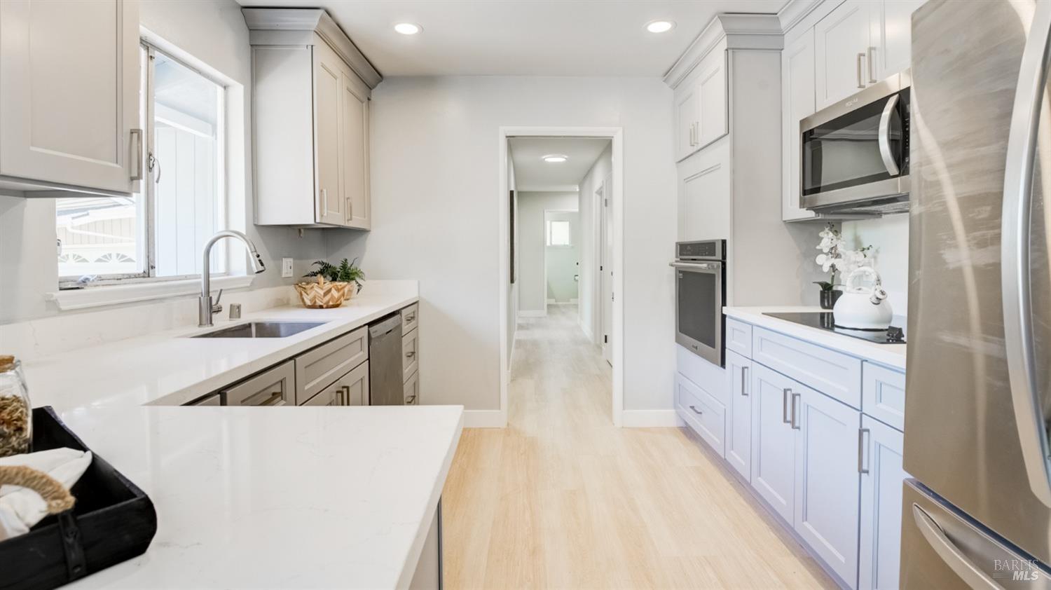 307 Ellen Ct