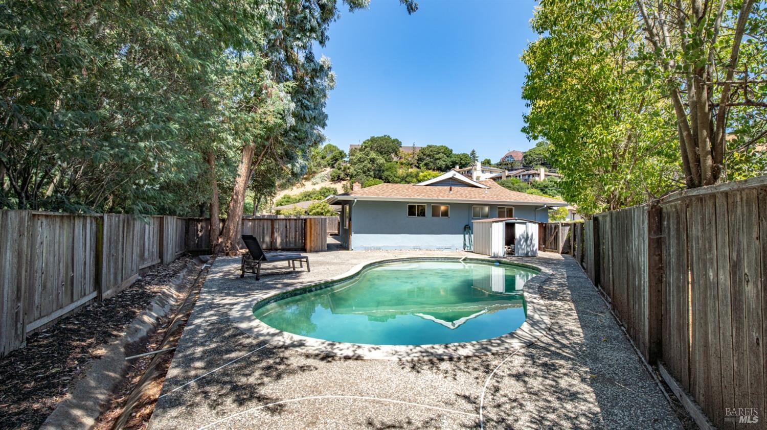 307 Ellen Ct