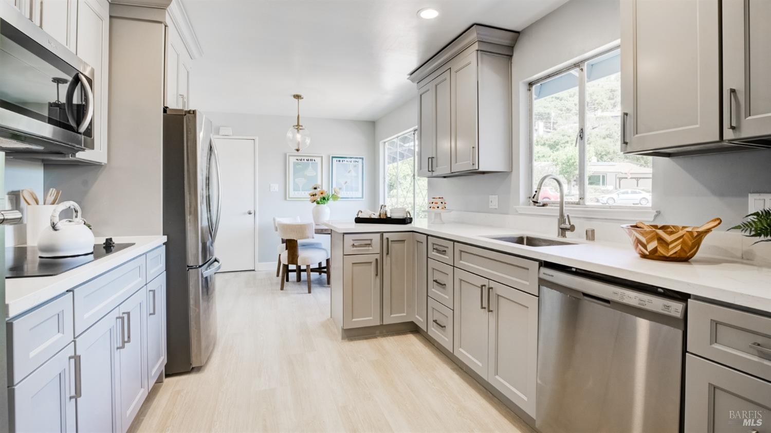 307 Ellen Ct