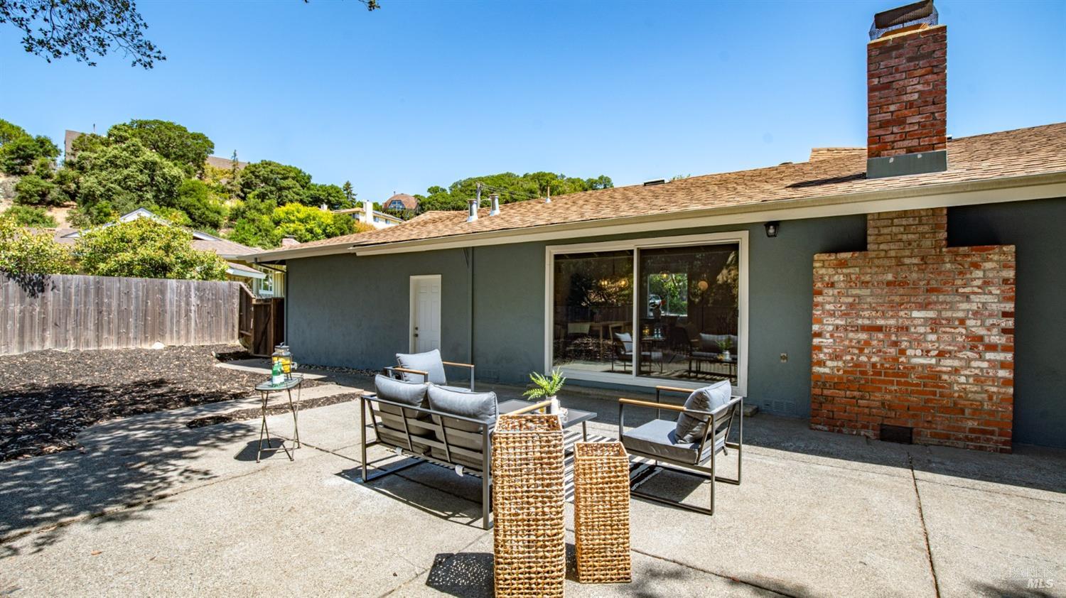 307 Ellen Ct