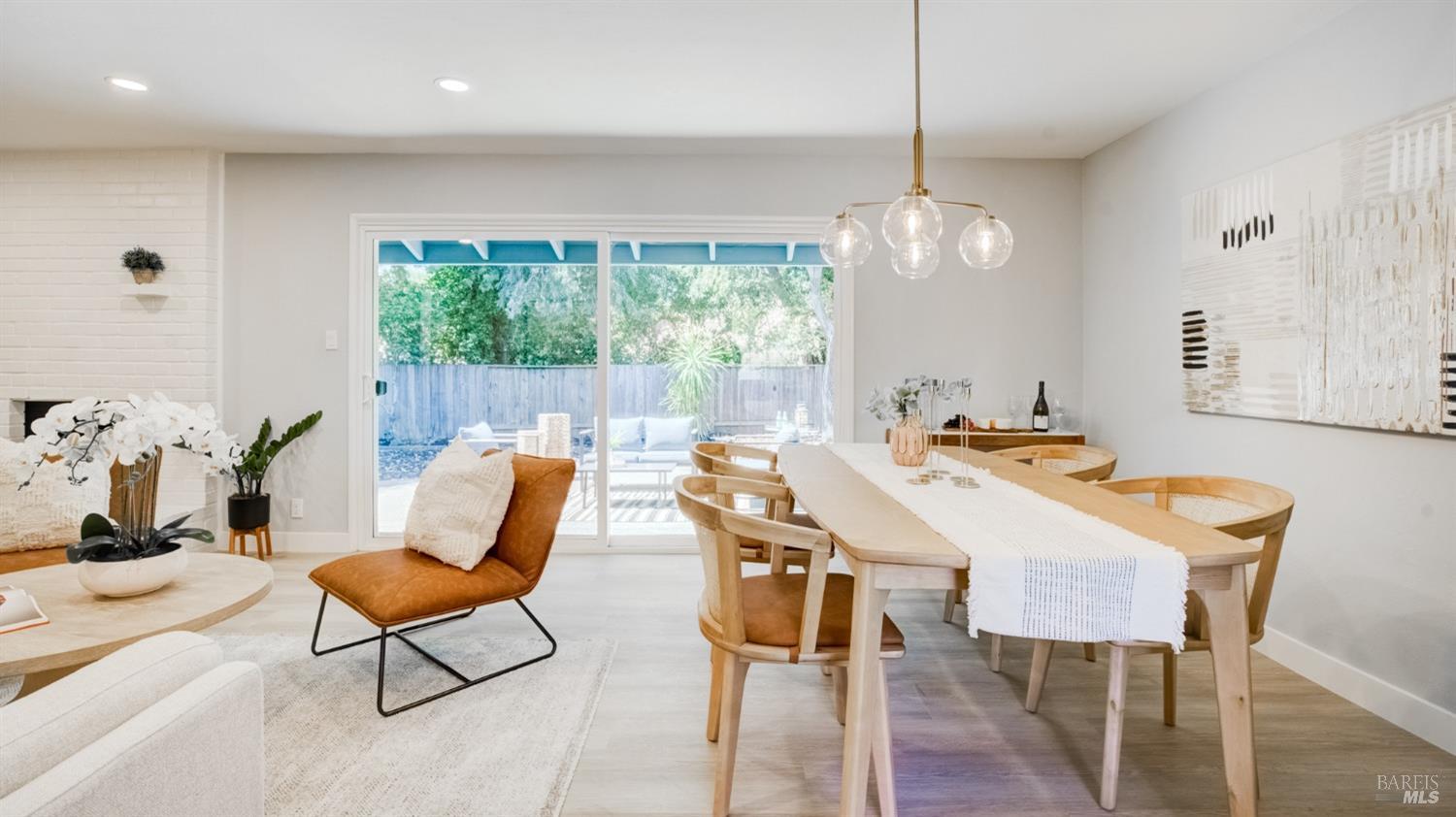307 Ellen Ct