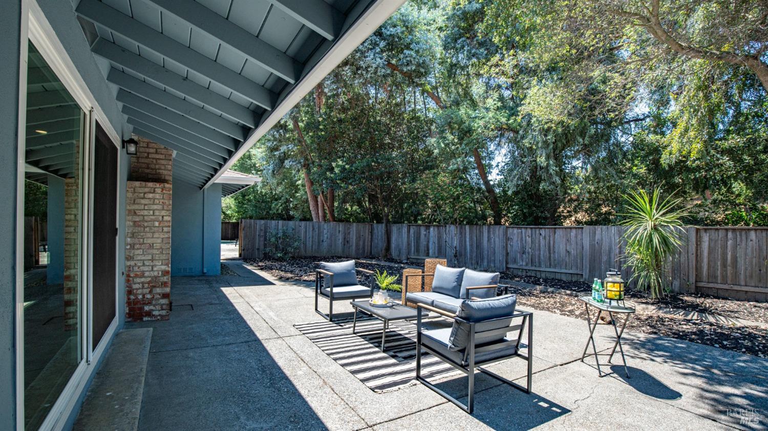 307 Ellen Ct