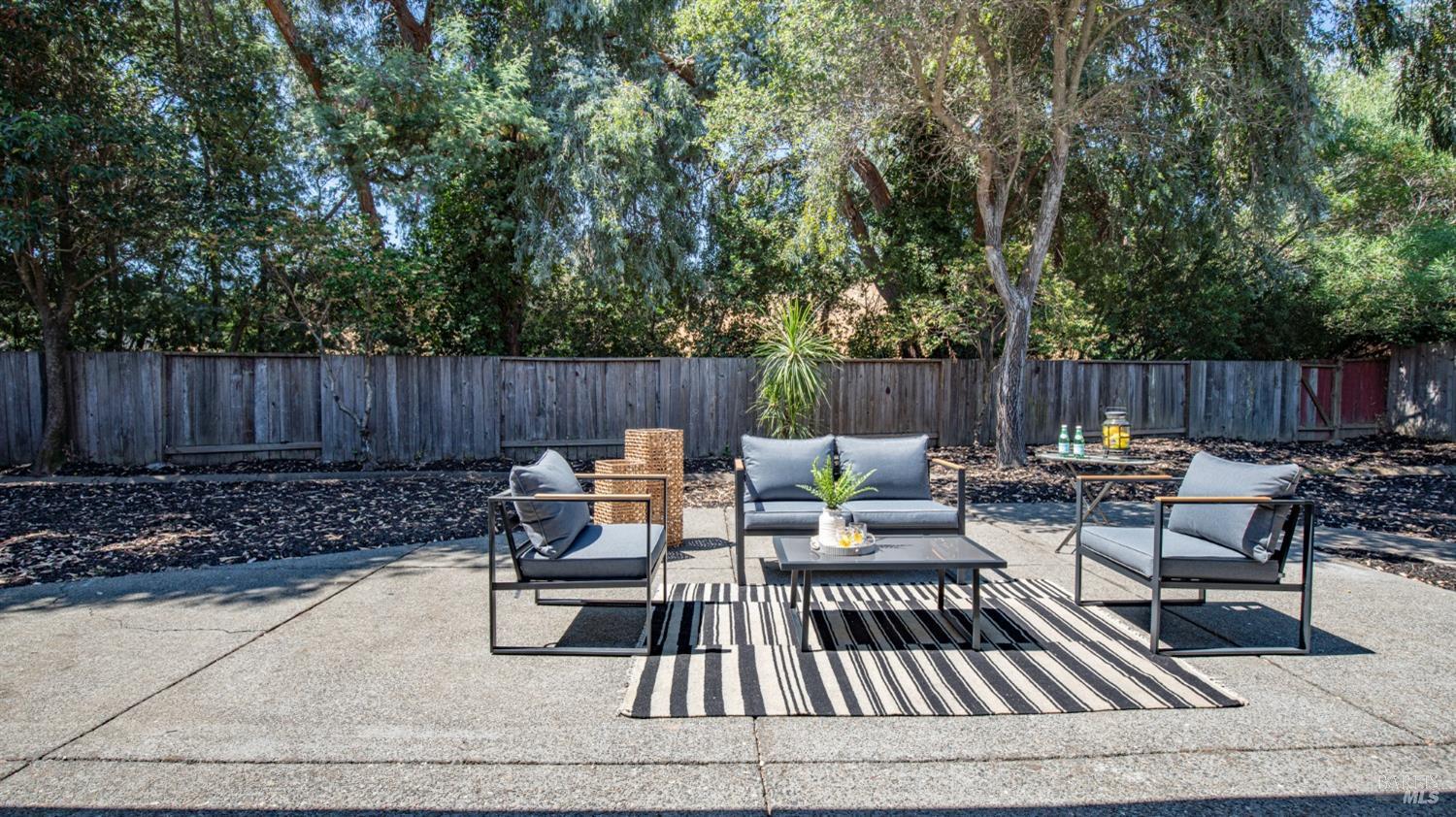 307 Ellen Ct