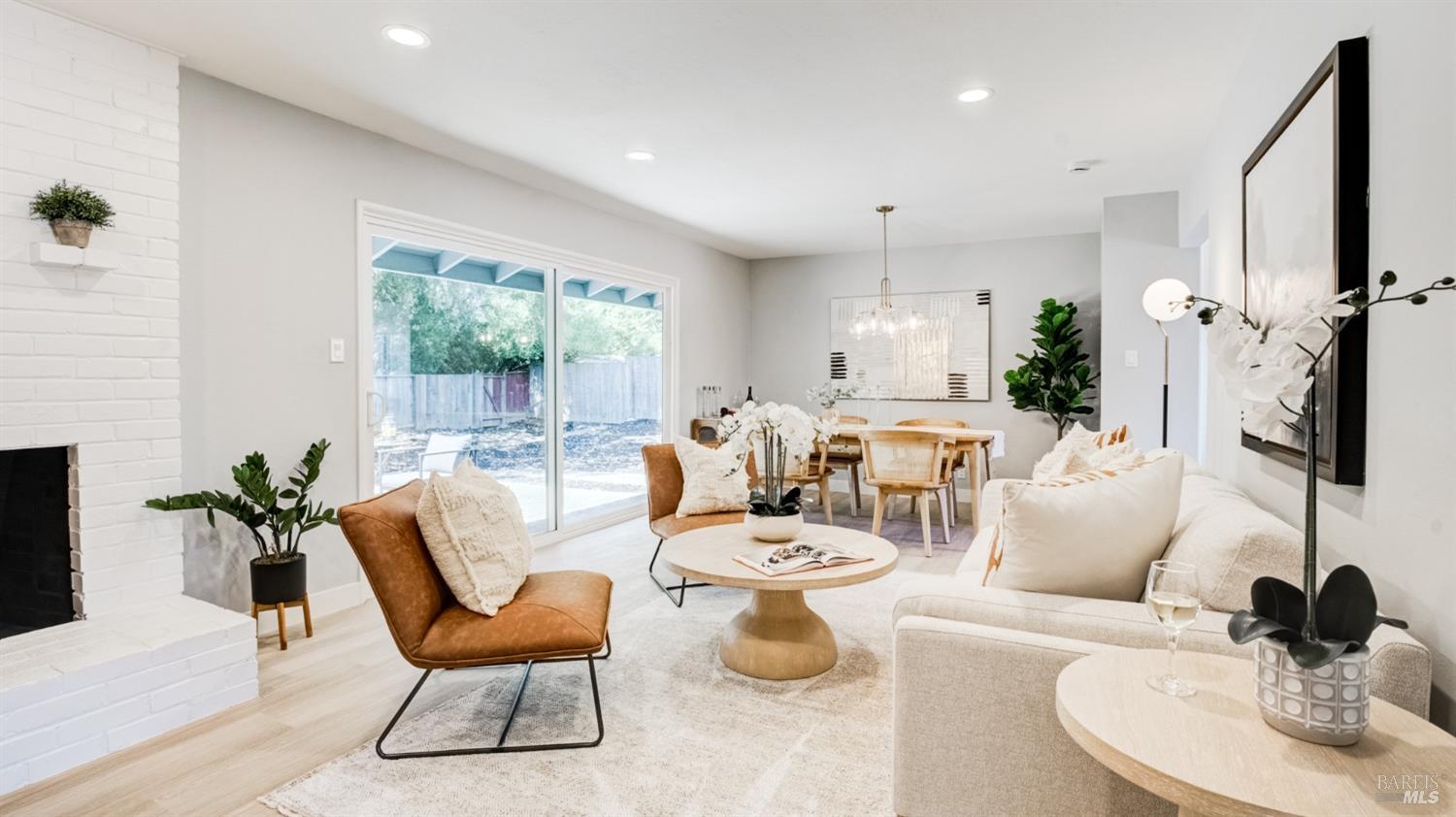 307 Ellen Ct