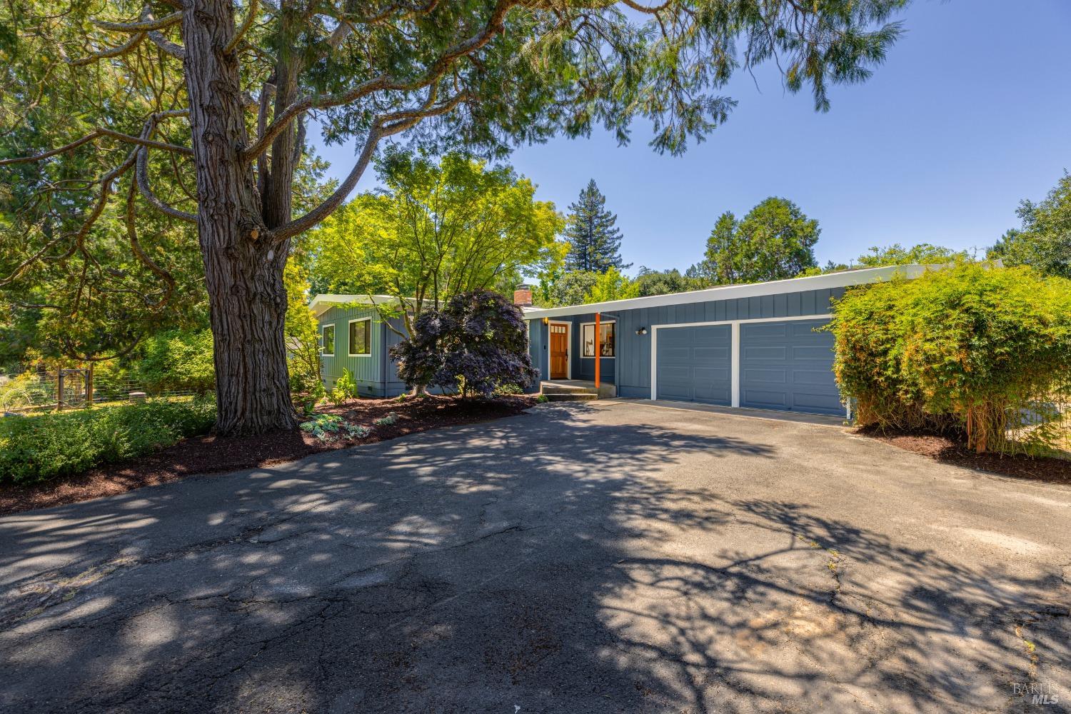 1410 Deer Ln