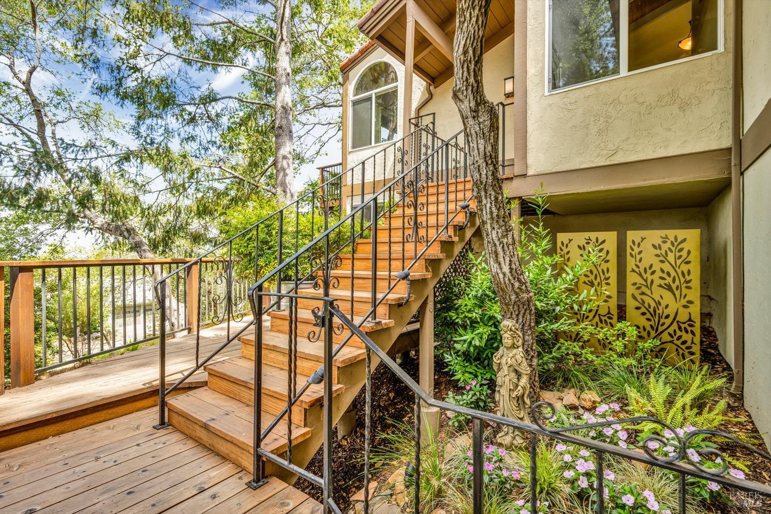 3600 Holly Ridge Dr