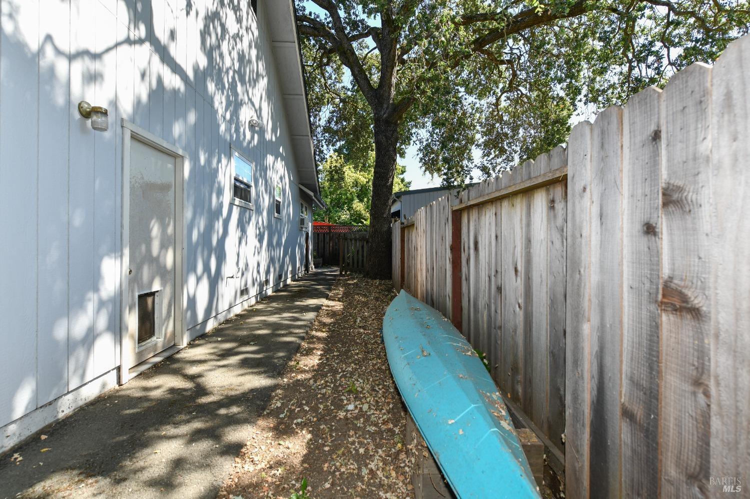 909 Wright St