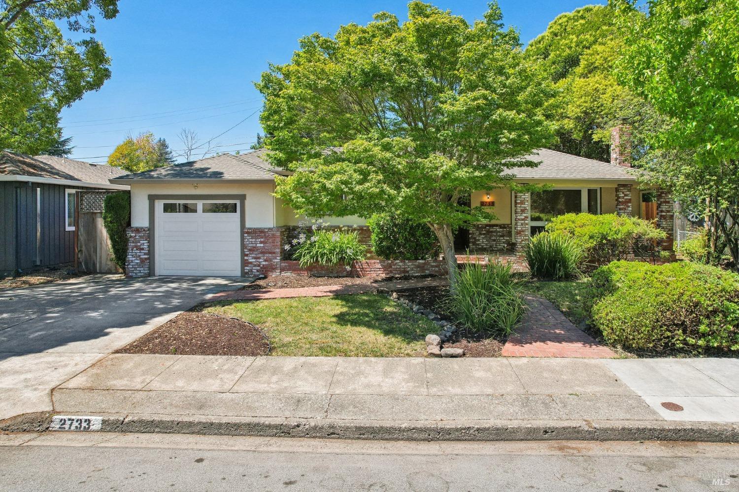 2733 Village Side Dr