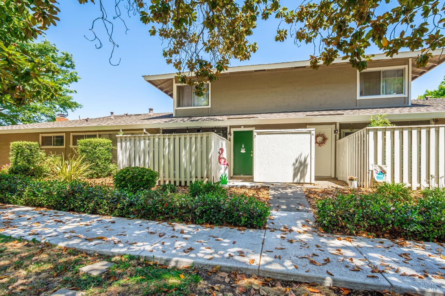 5 Belvedere Ct