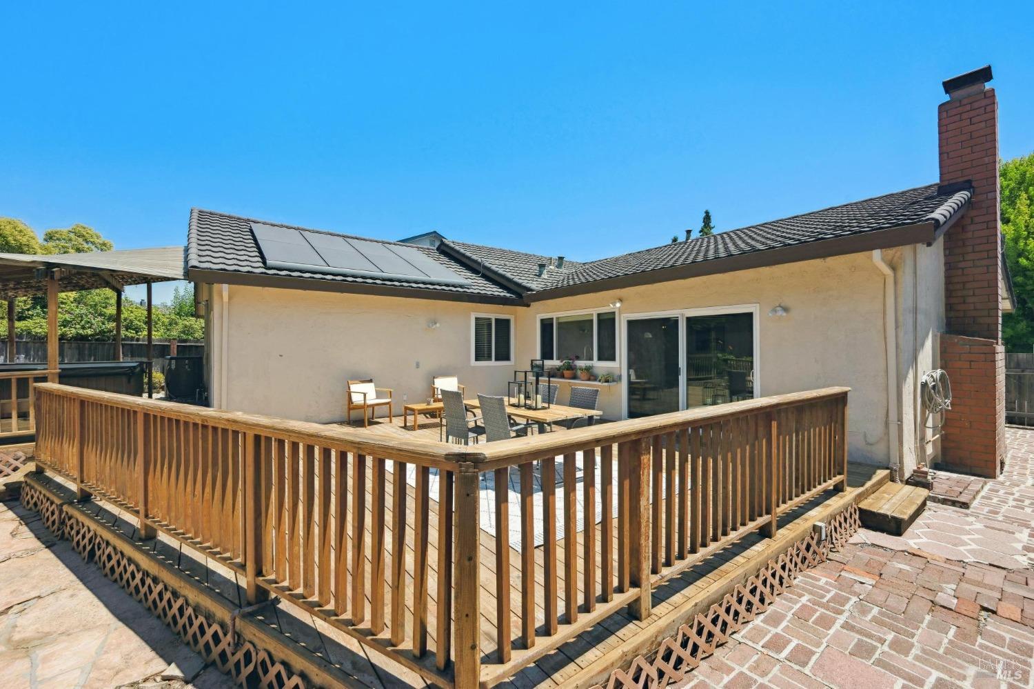 2021 Sultana Dr